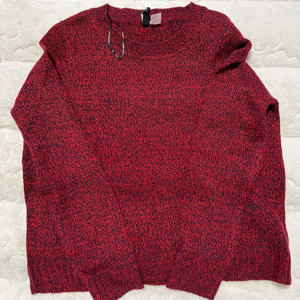 WOMANS SWEATER